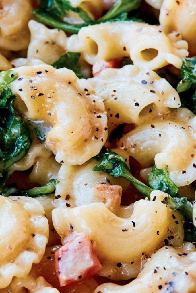 Giada's Cacio E Pepe With Pancetta and Arugula