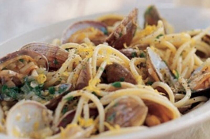 Giada Spaghetti With Clams