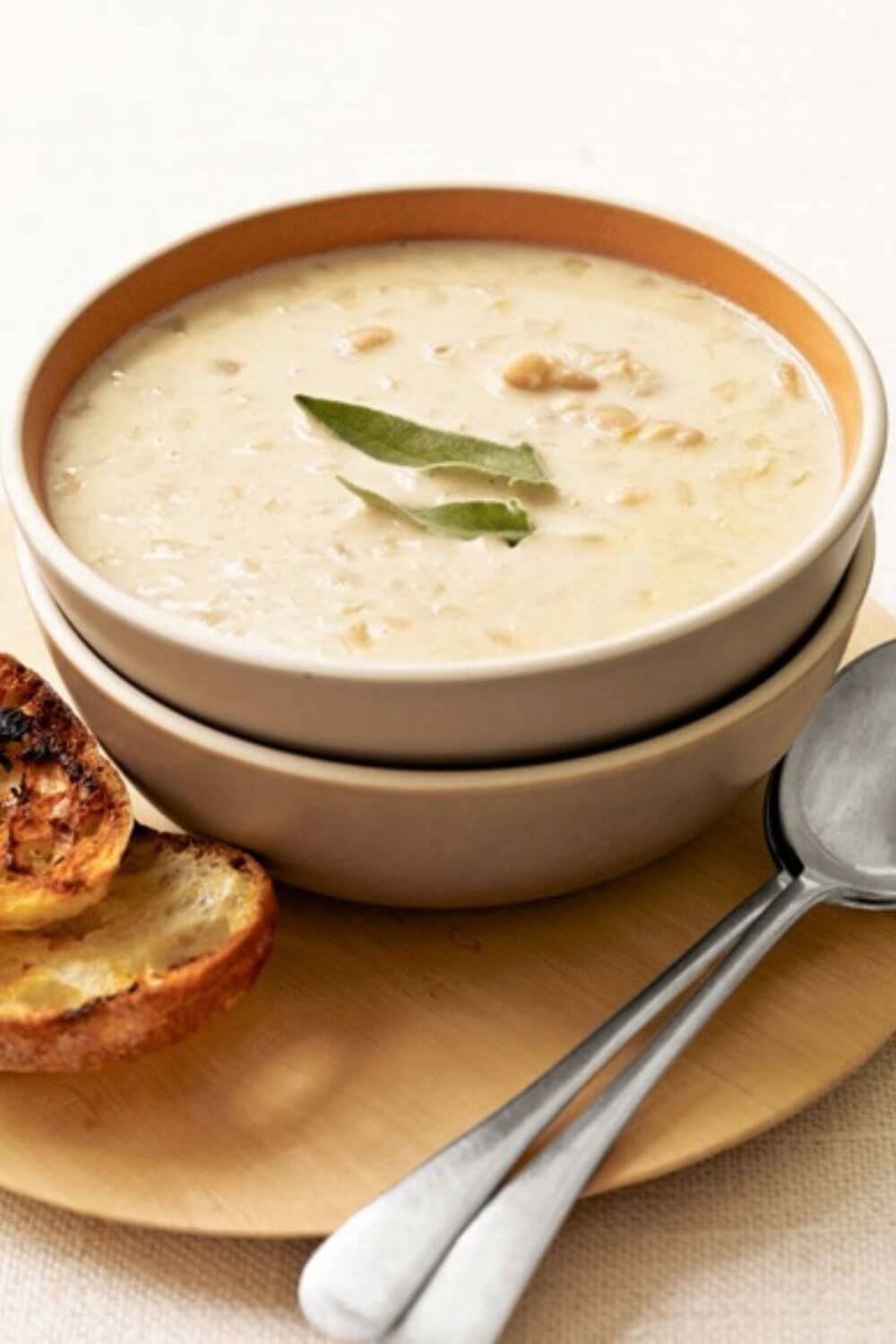 Giada Tuscan White Bean and Garlic Soup