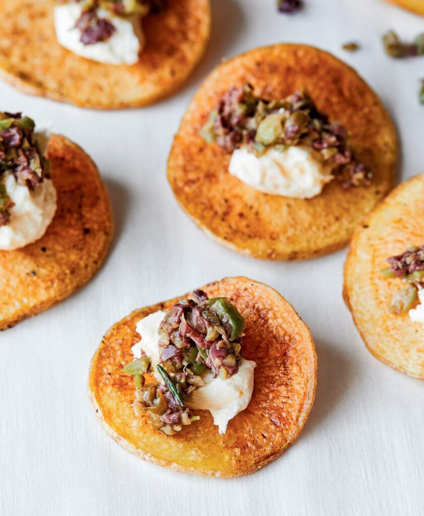 potato crisps with goat cheese and olives